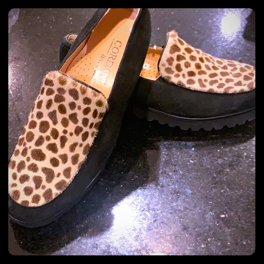 NWOT Cordani Linea blu loafer w/ leopard print